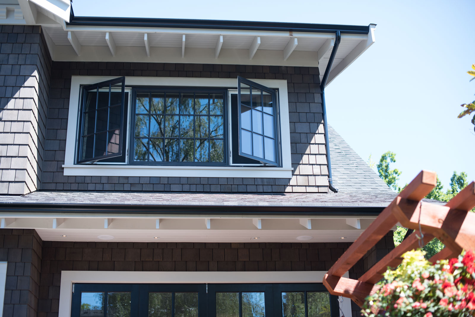 What Kind of Doors And Windows Can Withstand Category 17 Typhoons?